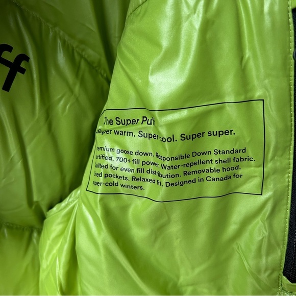 Aritzia  TNA Super Puff regular length in apple green XXS - Picture 7 of 12